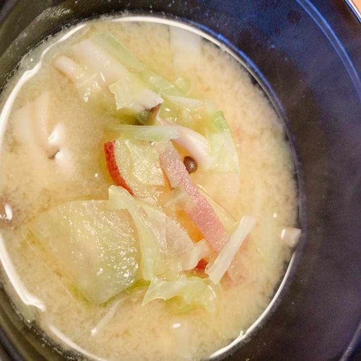野菜たっぷり!あったまる具だくさんみそ汁